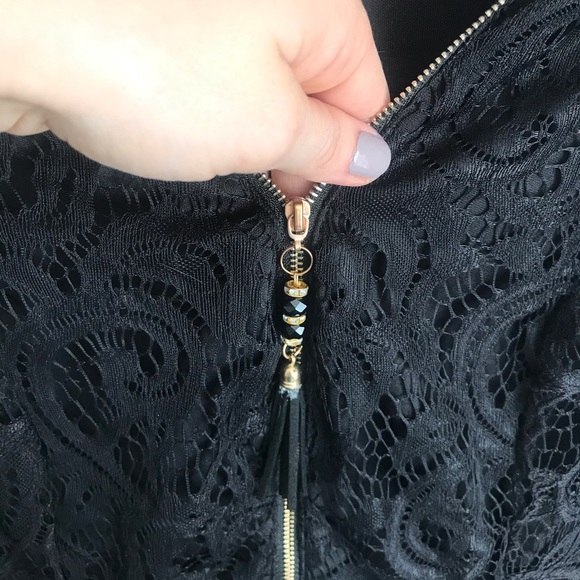 Black top - Picture 2 of 5